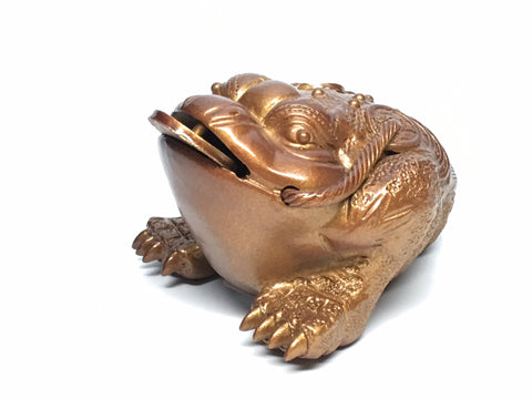 Three-Legged Toad. Tea pet
